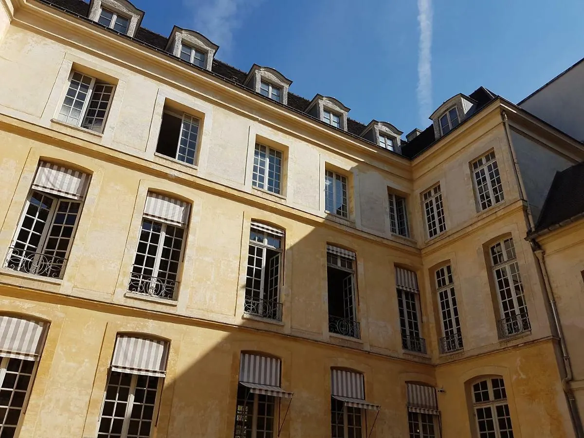 Parc Royal Appartements Paris Apartment